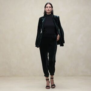 Banana Republic Velvet Black Jogger with Silk XS